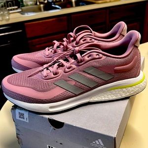 NIB adidas supernova 8